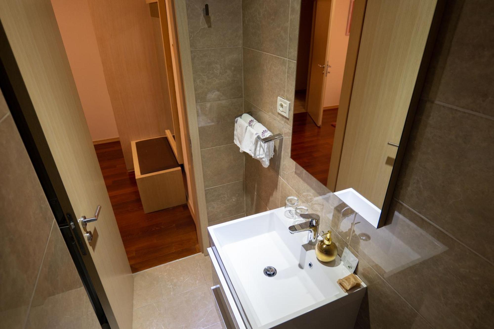 Scallop Rooms Self Check-In Zadar Bagian luar foto
